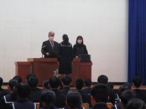 ２