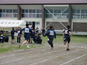 ４