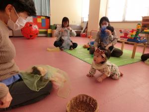 絵本の読み聞かせ